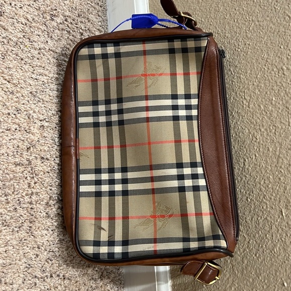 Authentic BURBERRY SHOULDERBAG bought from @bagriculture - Picture 3 of 14